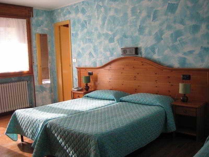 Hotel Holiday Debili Oulx Exterior foto